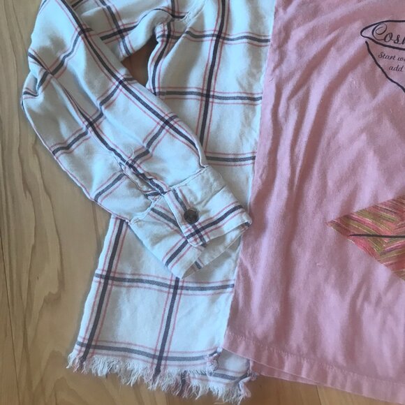 Reworked Flannel Shirt, Size S to M: Upcycled Oversized Cosmopolitan Graphic Tee - Picture 8 of 12